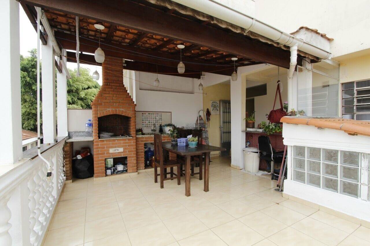 Casa à venda com 3 quartos, 115m² - Foto 1