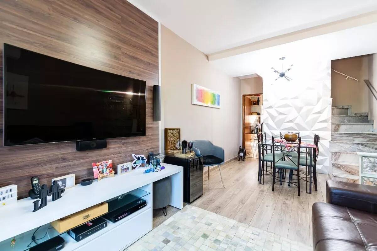 Casa à venda com 2 quartos, 94m² - Foto 1
