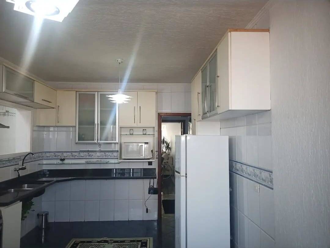 Casa, 3 quartos, 242 m² - Foto 10