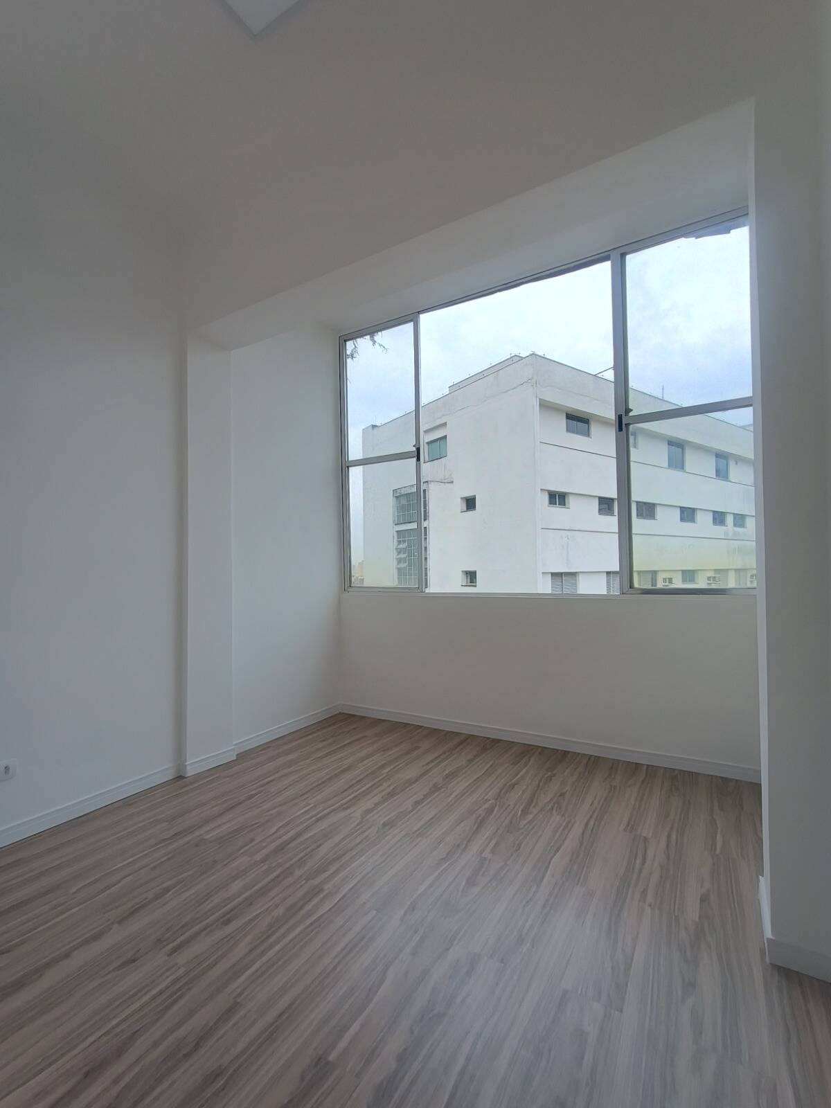 Apartamento à venda com 2 quartos, 71m² - Foto 4