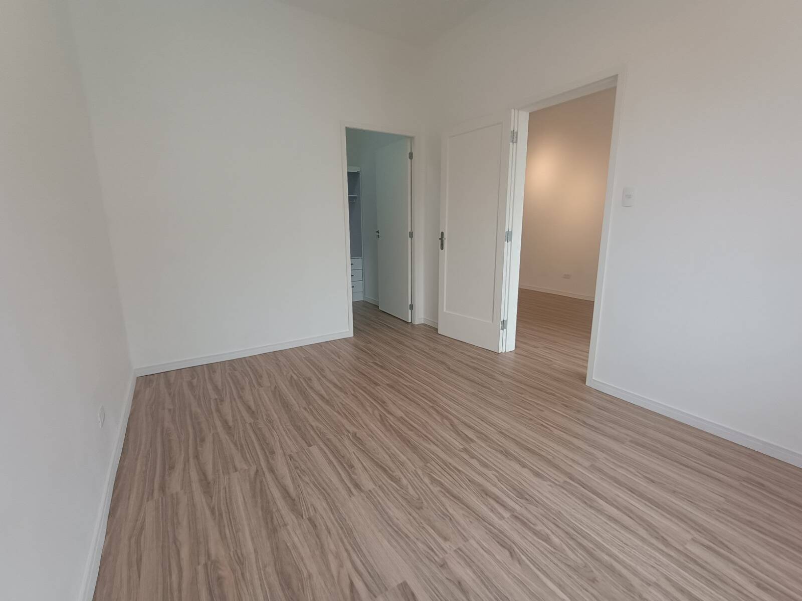 Apartamento à venda com 2 quartos, 71m² - Foto 2
